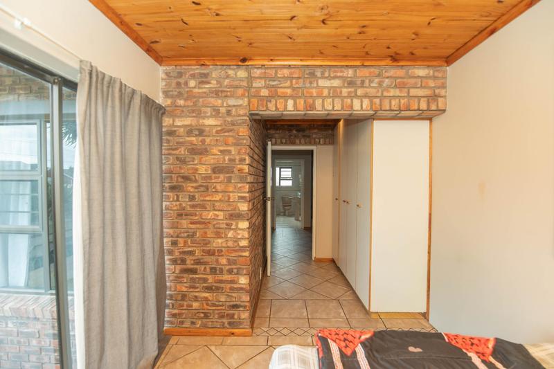 5 Bedroom Property for Sale in Bluewater Bay Eastern Cape